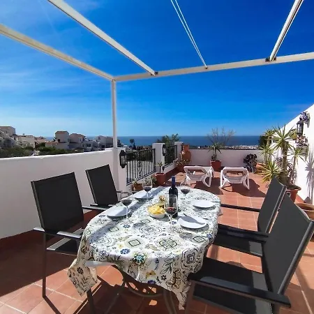 Stunning 2 Bedroom With Incredible Sea Views *