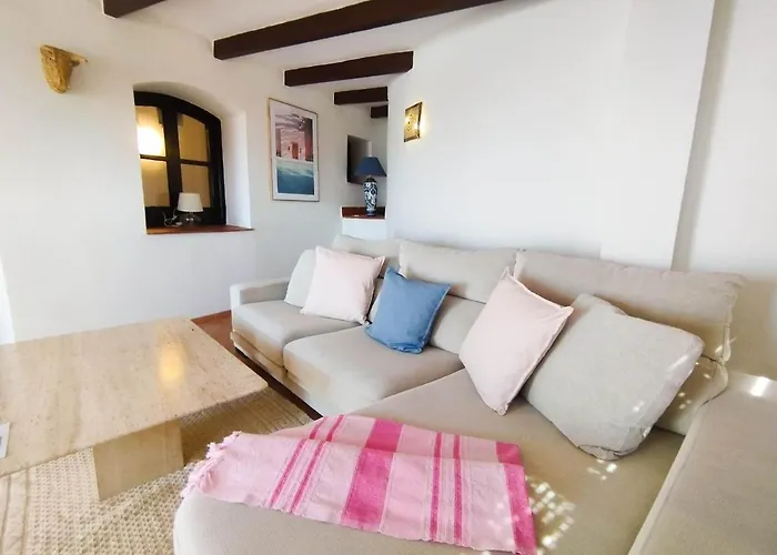 Lägenhet Stunning 2 Bedroom With Incredible Sea Views *