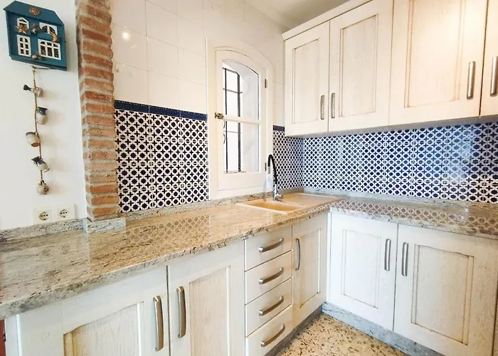 Stunning 2 Bedroom With Incredible Sea Views *