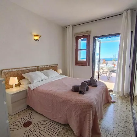 Stunning 2 Bedroom With Incredible Sea Views