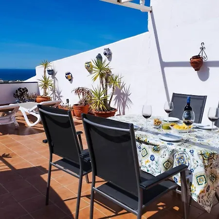 Stunning 2 Bedroom With Incredible Sea Views Appartement