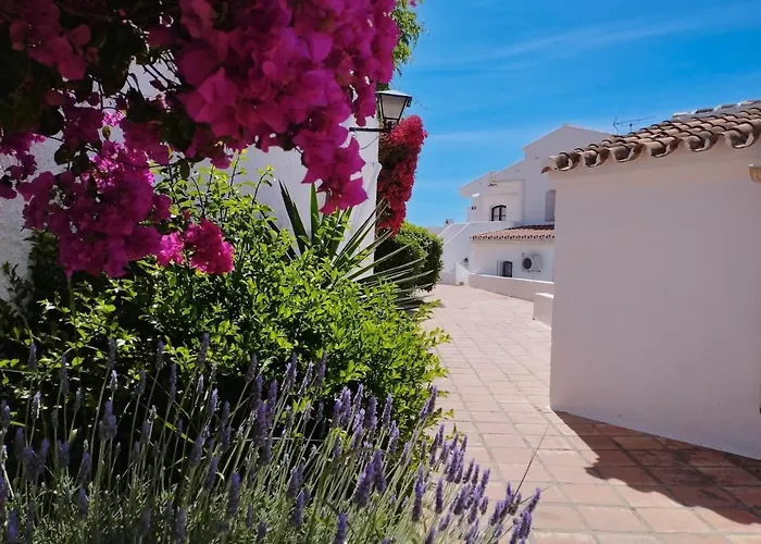 Apartment Stunning 2 Bedroom With Incredible Sea Views