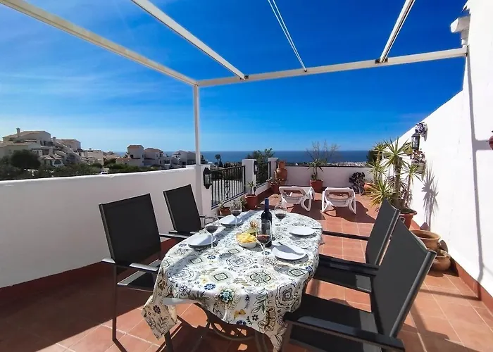 Stunning 2 Bedroom With Incredible Sea Views *