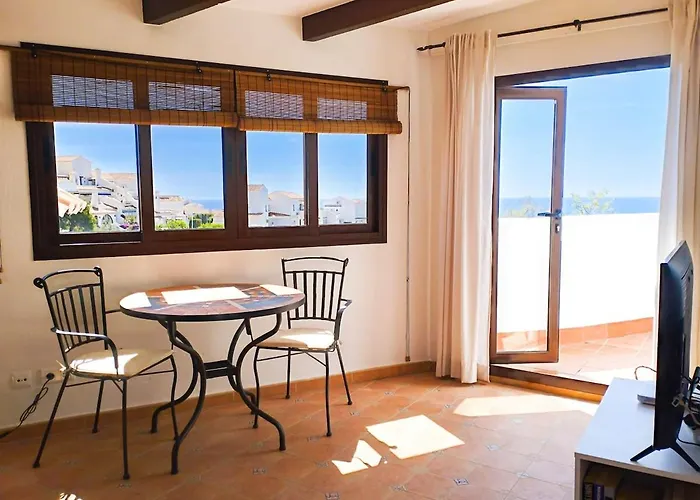 Stunning 2 Bedroom With Incredible Sea Views Apartment